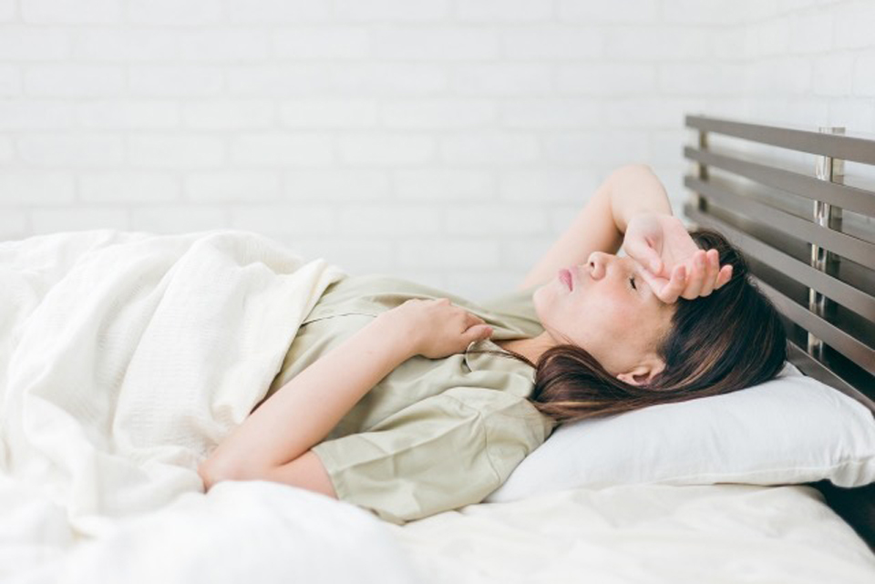 更年期で不調を感じる女性のイメージ