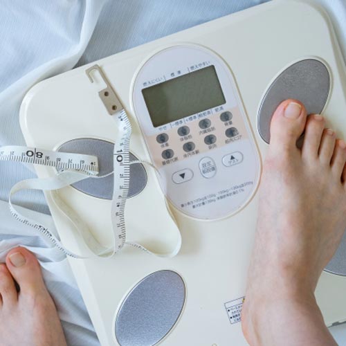 薄着の季節に焦らない。更年期女性が6月に整えたい、痩せやすい身体のつくり方
