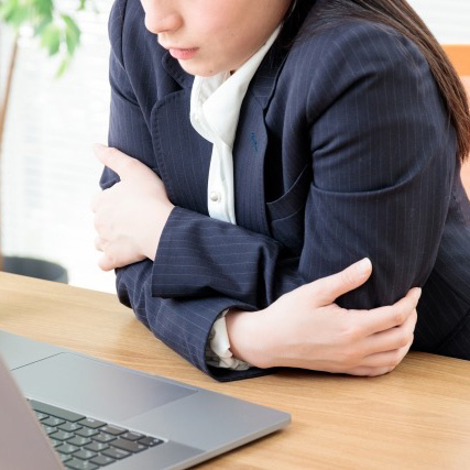 【温活で体質改善】つらい冷え性を根本から見直す！ヒノキの酵素風呂で「巡る体」をつくる方法｜浜松市 酵素風呂 温活 めぐり改善 体質改善